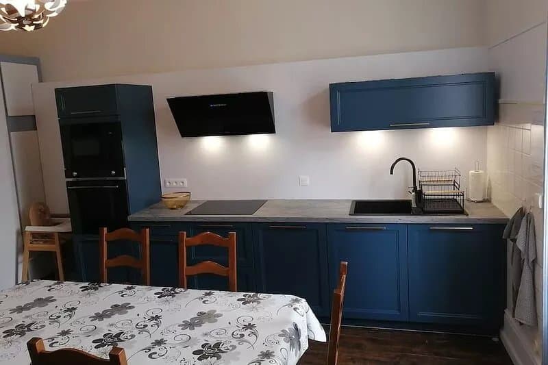 Beautiful, comfortable house, 6 bedrooms, billiard, wifi, large gardens