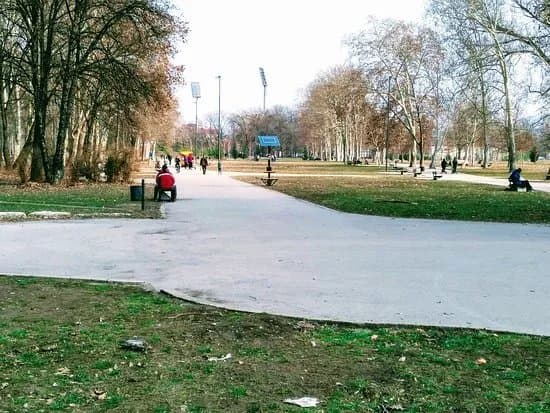 Park Cair