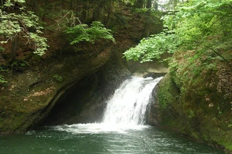 quiet site, central starting point for excursions and hikes