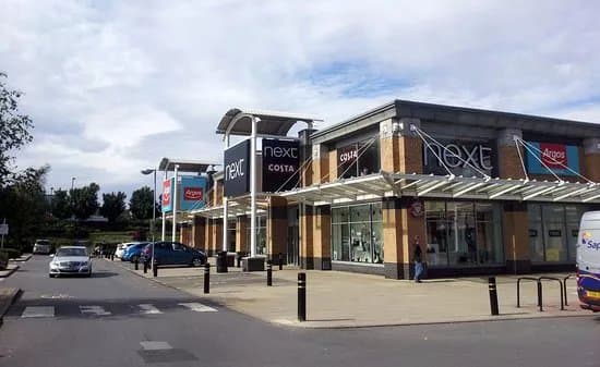Saint James Retail Park