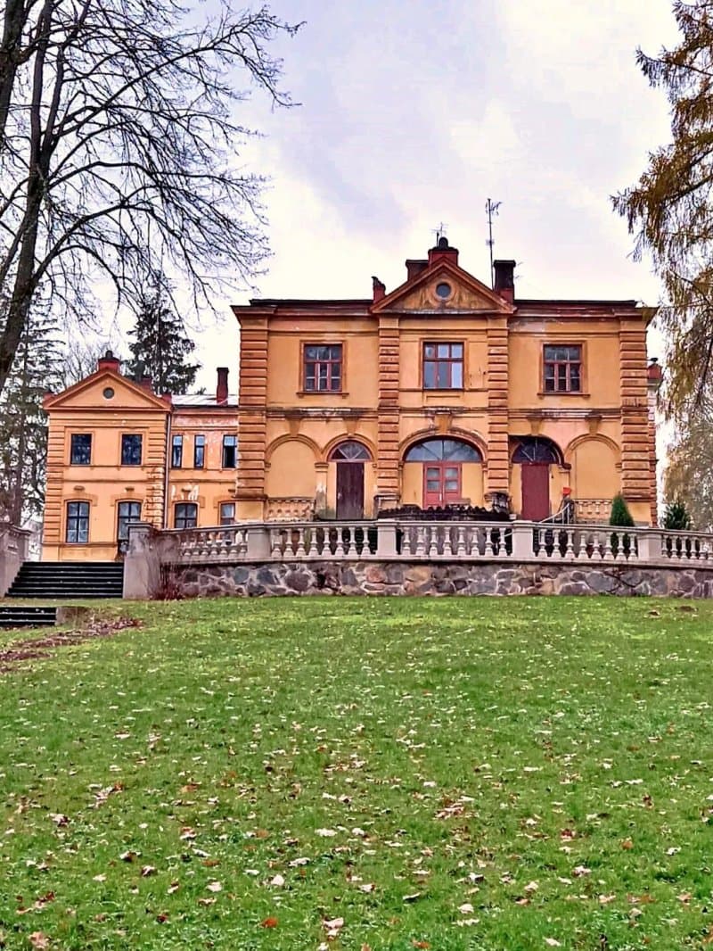 Raiskums Manor
