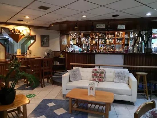 Memories Cocktail Bar(cat Bar)