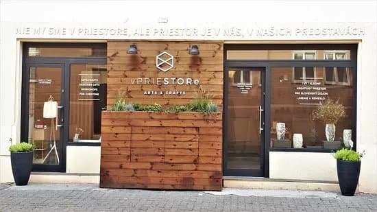 vPRIESTORe arts & crafts