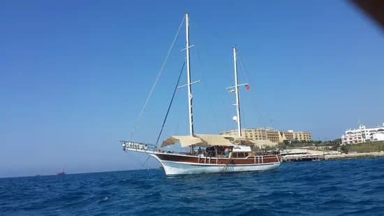 Vela Yachting