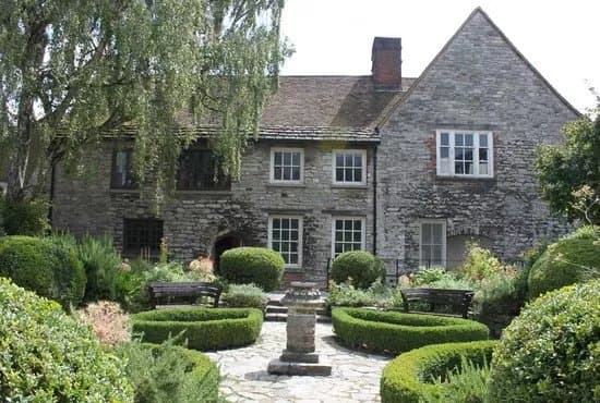 Poole Museum and Scaplen's Court Museum and Herb Garden