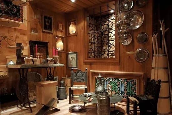 Divanis Gallery