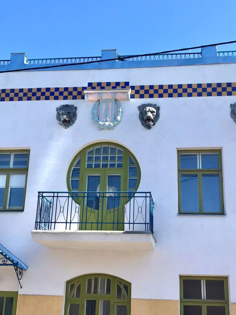 Chess and Lions house