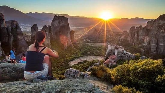Meteora Thrones - Travel & Tourism Center