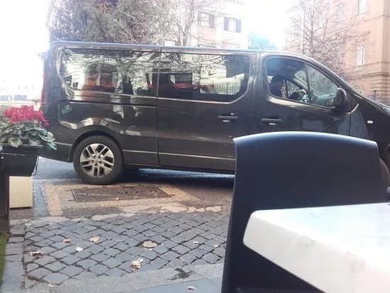 Holiday Taxis