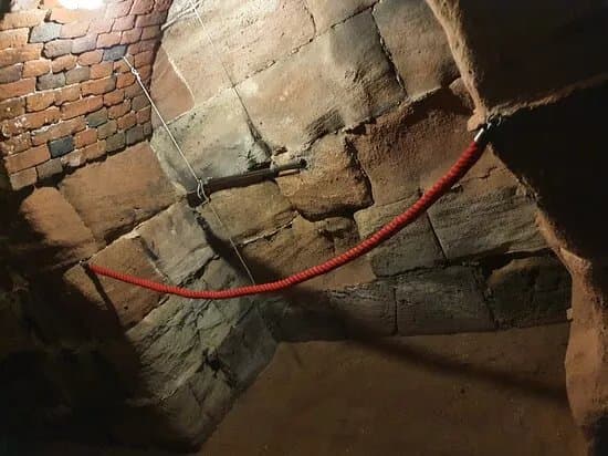 Wehr- und Geheimgange unter der Burg
