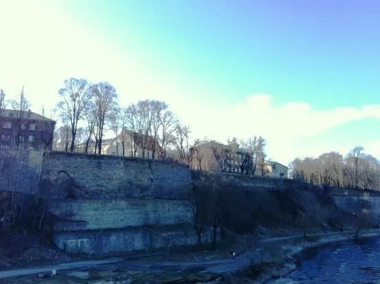Narva Bastions