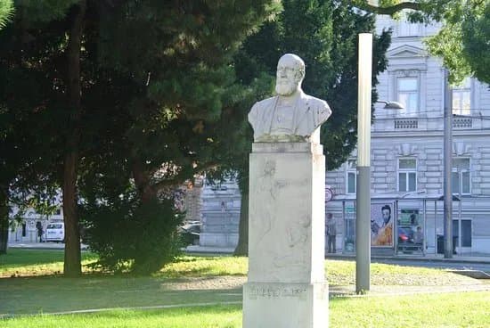 Denkmal Eduard Suess