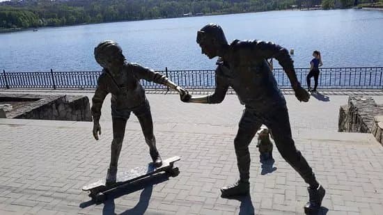 Sculpture of Skateboarders