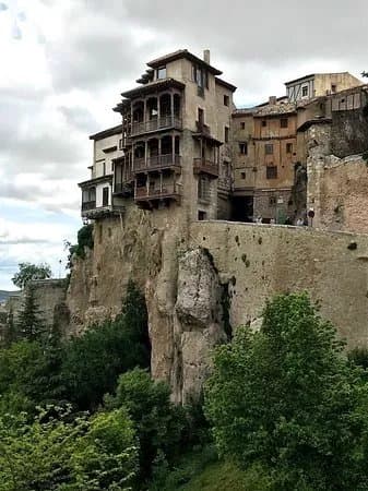 Casas Colgadas