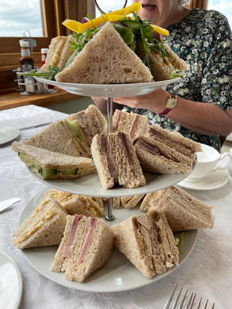 Roaches Tea Rooms & Restaurant