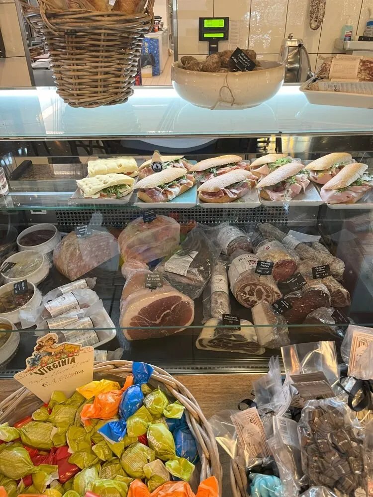 Godimento - Weinhandel, Delikatessen, Genussbar