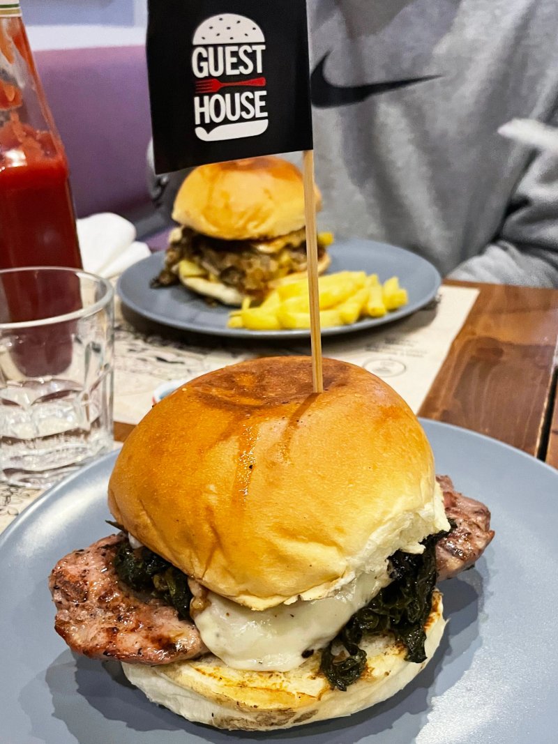 Guest House Pub