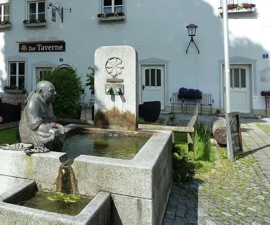 Brunnen Mit Monch