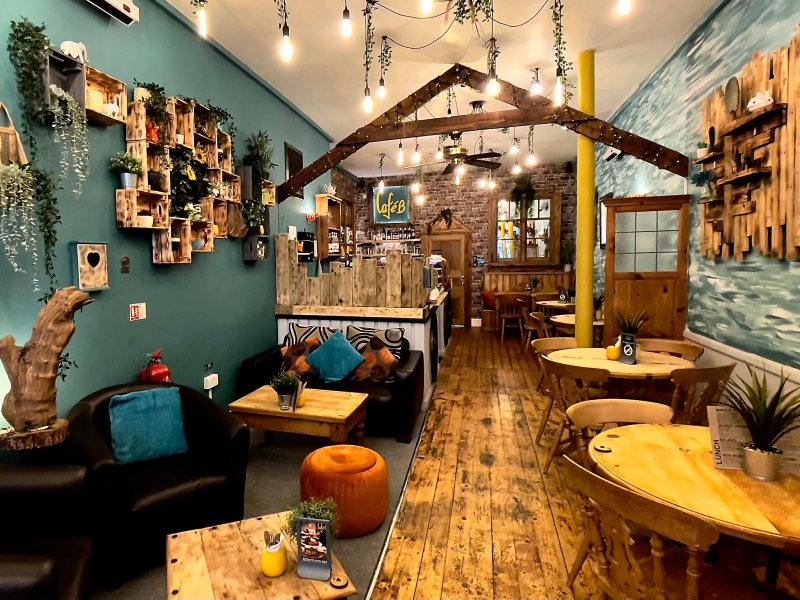 Cafe B