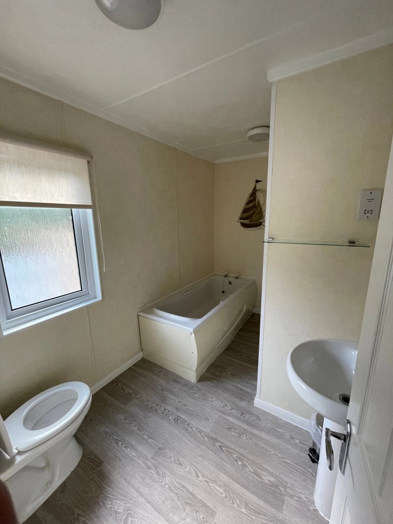 Paradise Lakeside Lodges