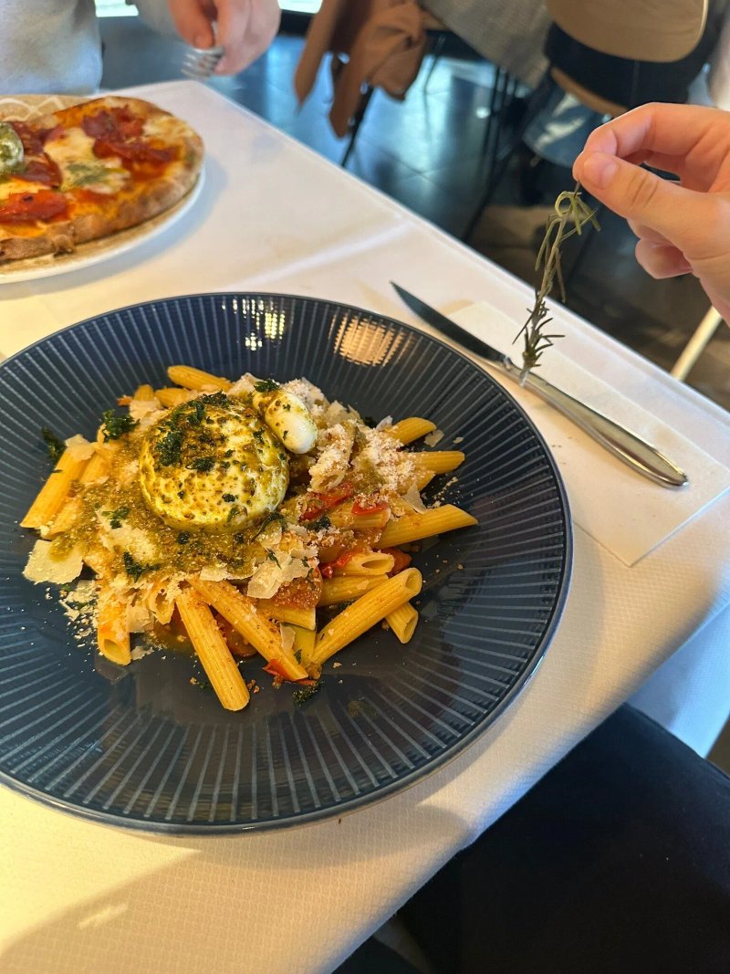 Saint Amour Restaurant