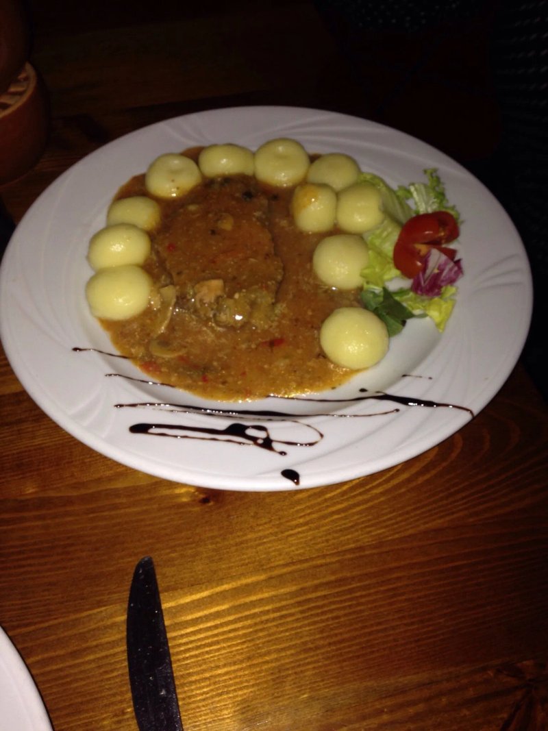 Pod Zlotym Kasztanem Restaurant