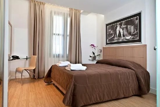 Chic Hotel