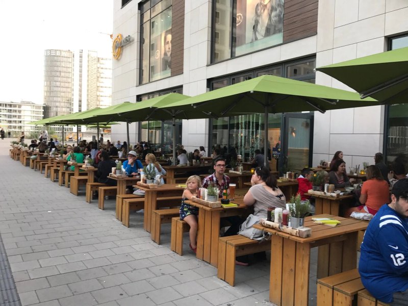 HANS IM GLUECK Burgergrill & Bar