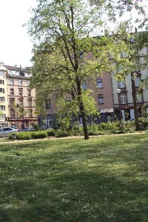 Apadana Hotel