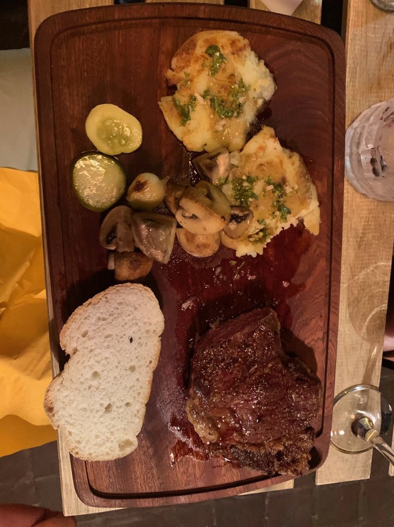 Pomalo Food & Wine Bar