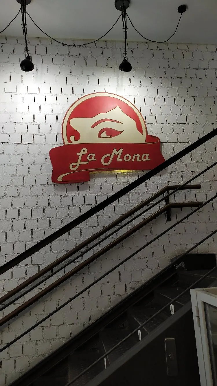 La Mona Bar