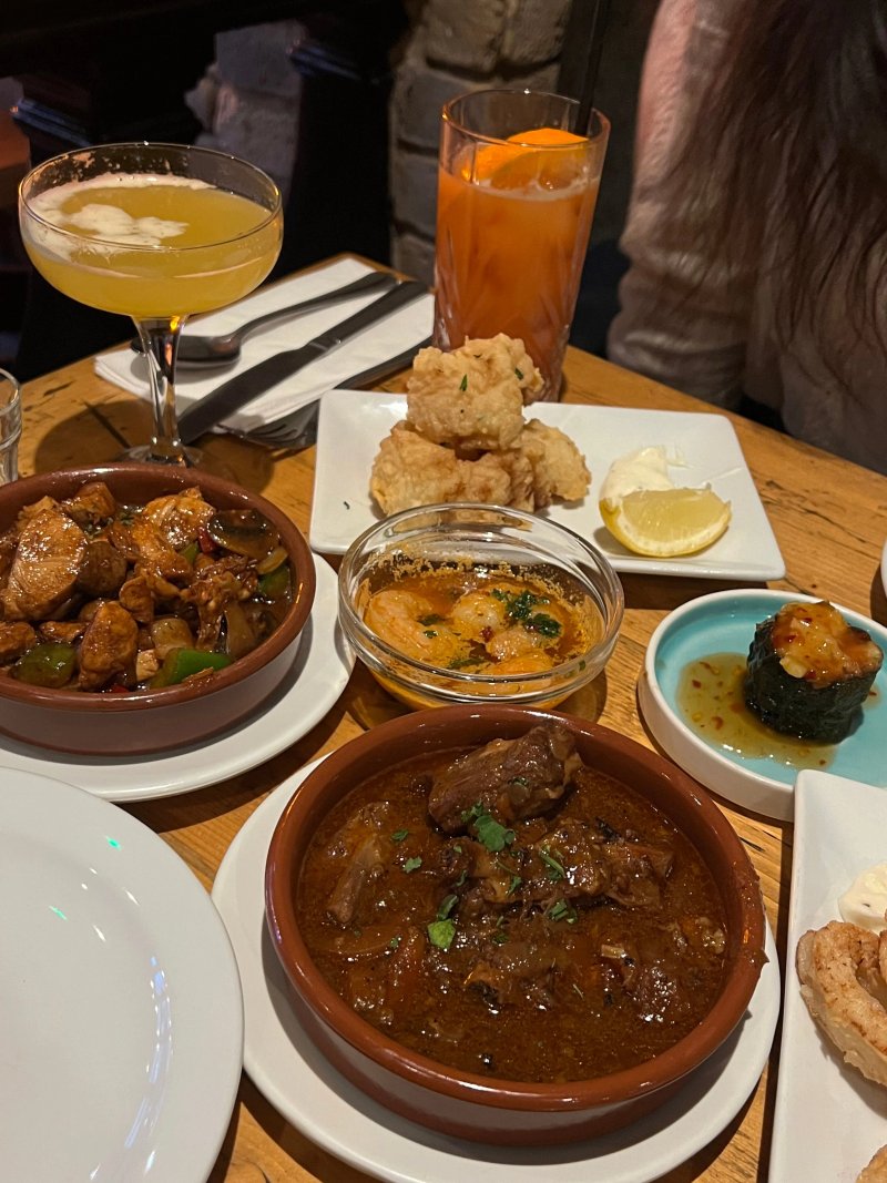 La Parrilla Tapas Bar & Grill
