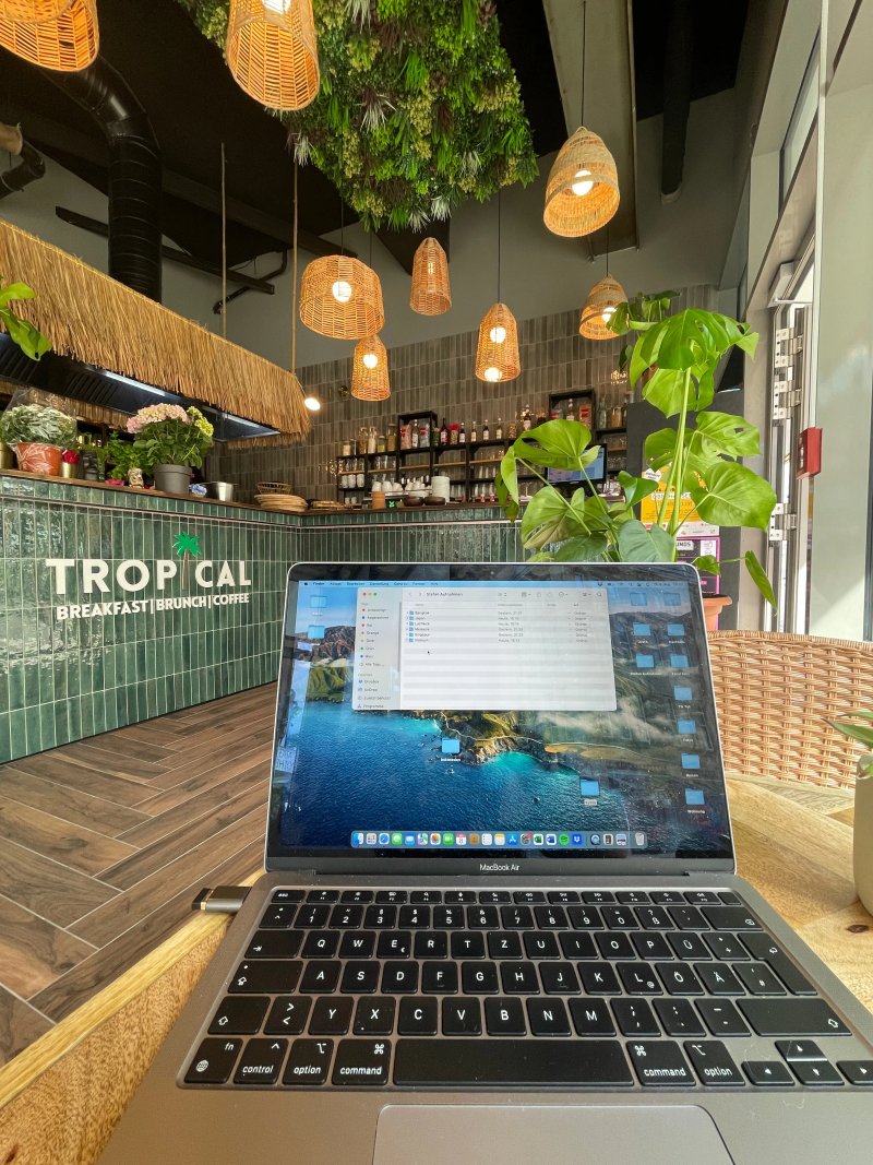 Tropical Cafe