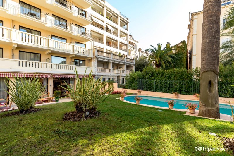 Sun Riviera Hotel
