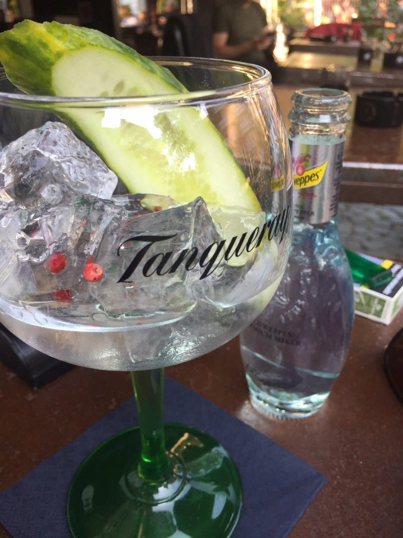 Dry - Liquid Supper Bar