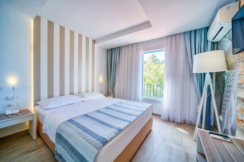 Aleksander Hotel