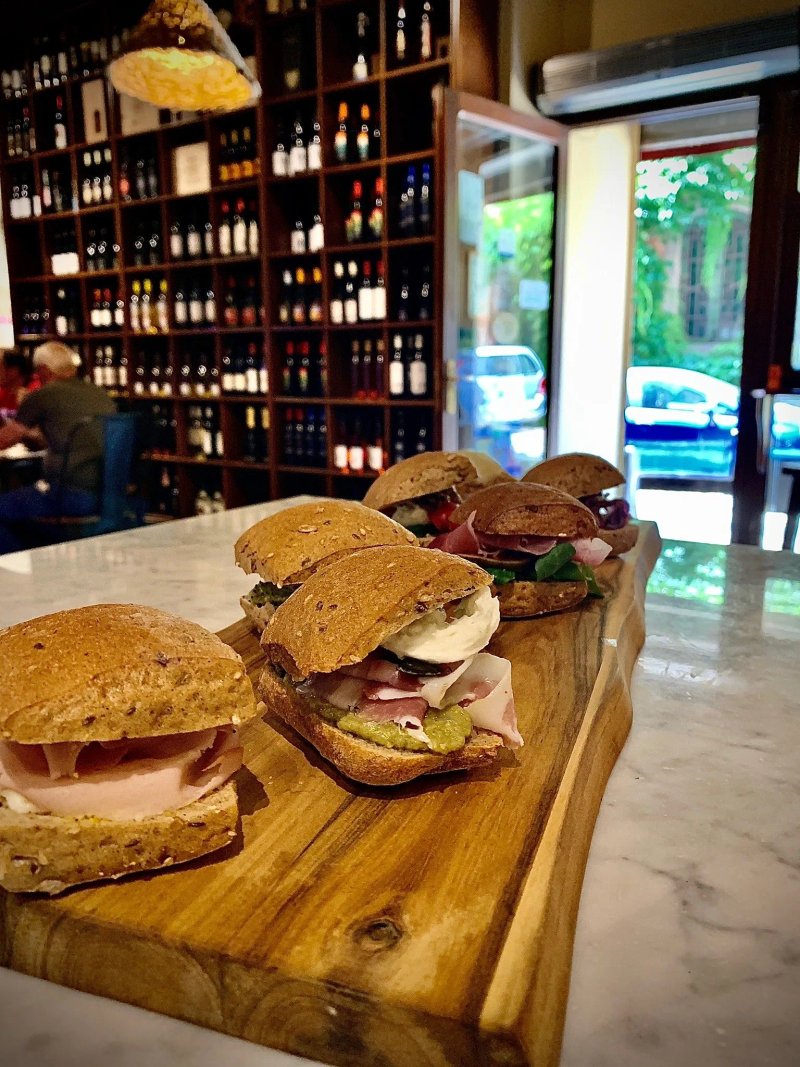 Don Carlo Delicatessen