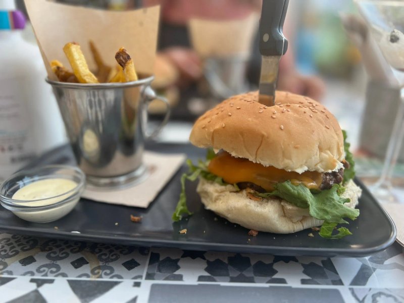 Tanias Hamburgueria