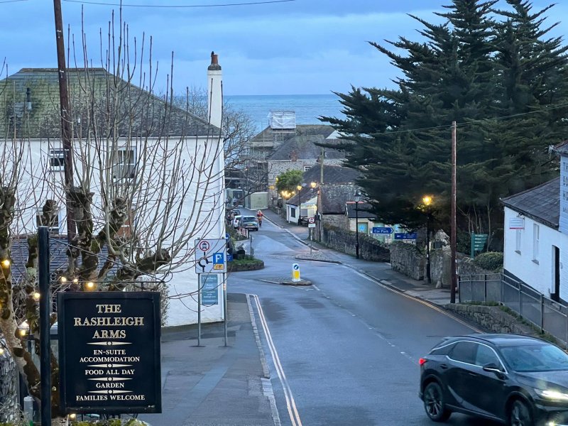 Rashleigh Arms Hotel