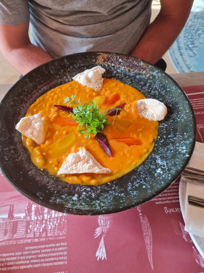 Foorseg Etterem es Kavehaz (Royal Guard Restaurant & Cafe)