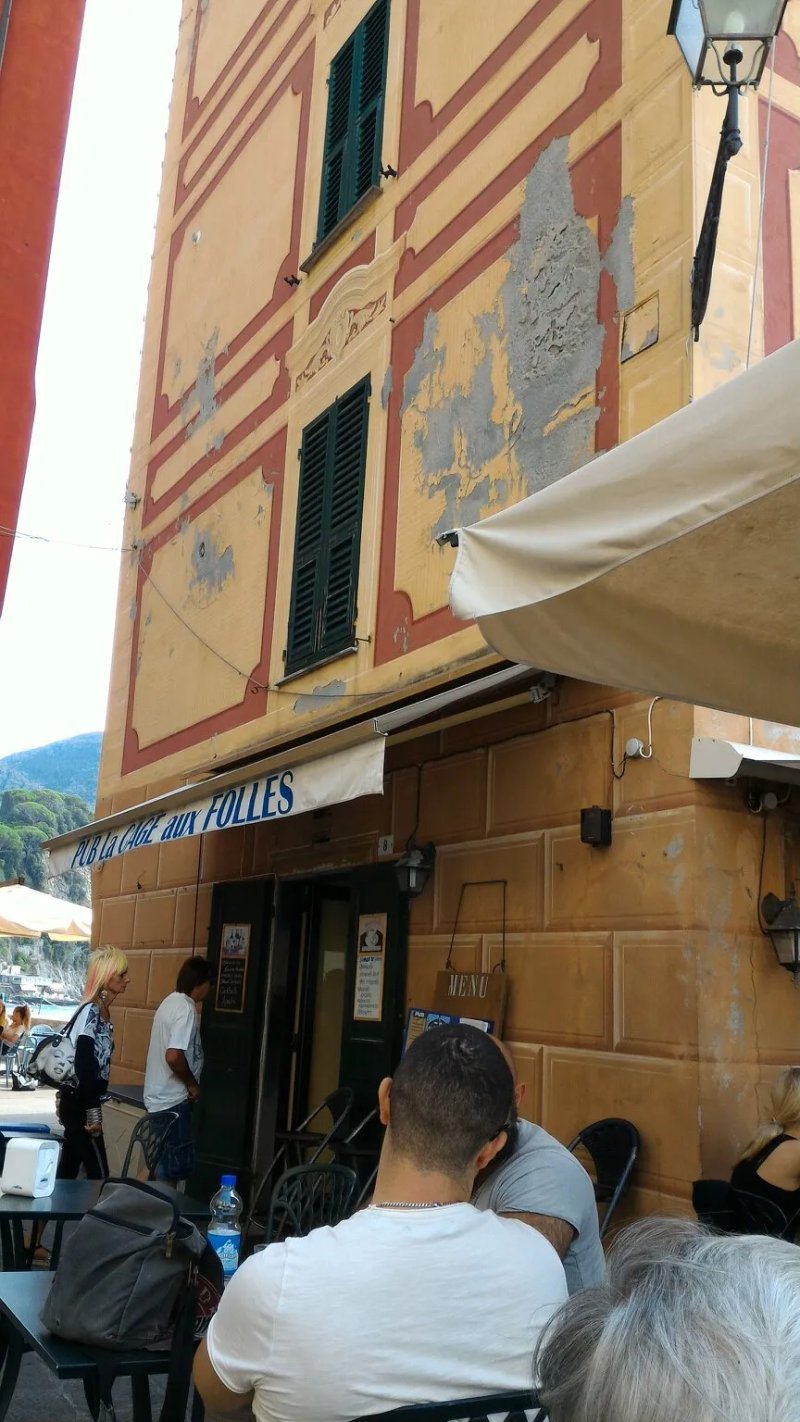 Pub La Cage Aux Folles