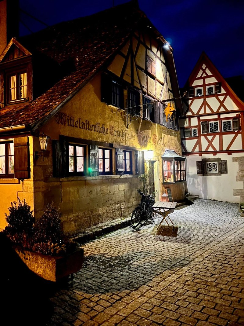 Restaurants & cafés