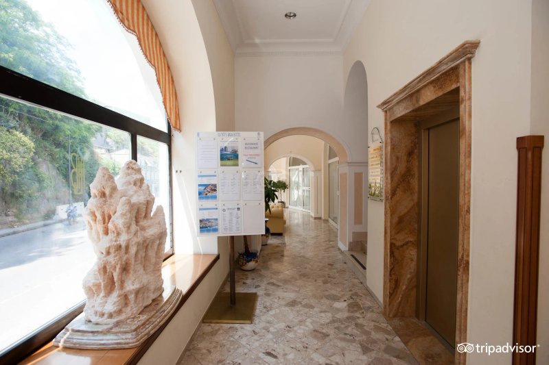 Lloyd's Baia Hotel