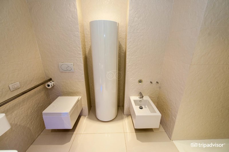 i-SUITE Hotel