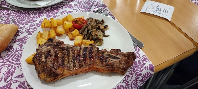 Campllong Restaurant Local Social