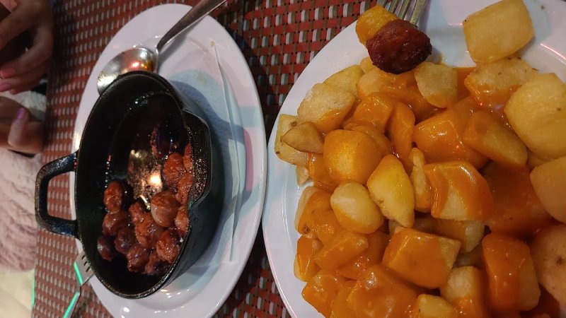 Tapas Y Vino Grupo Saltoki