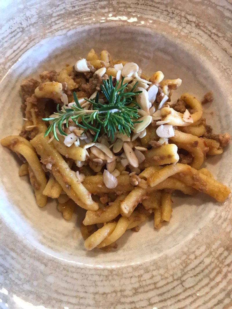 Aqvolina Restaurant & Lounge Bar