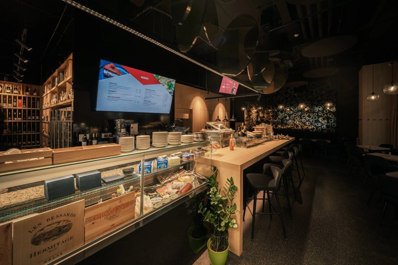 Wine bar & Tapas