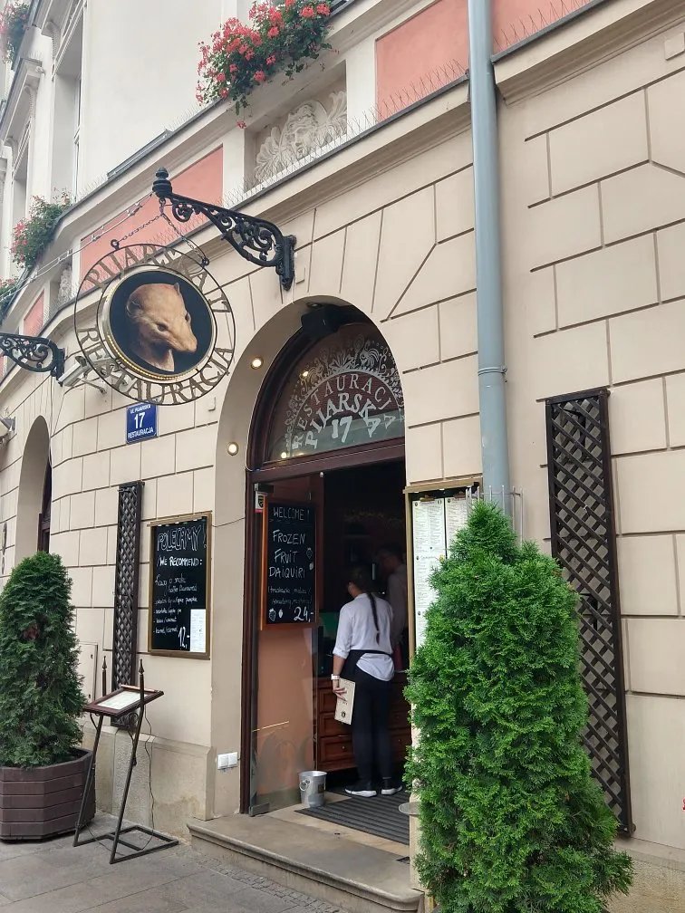 Pijarska 17 Restaurant