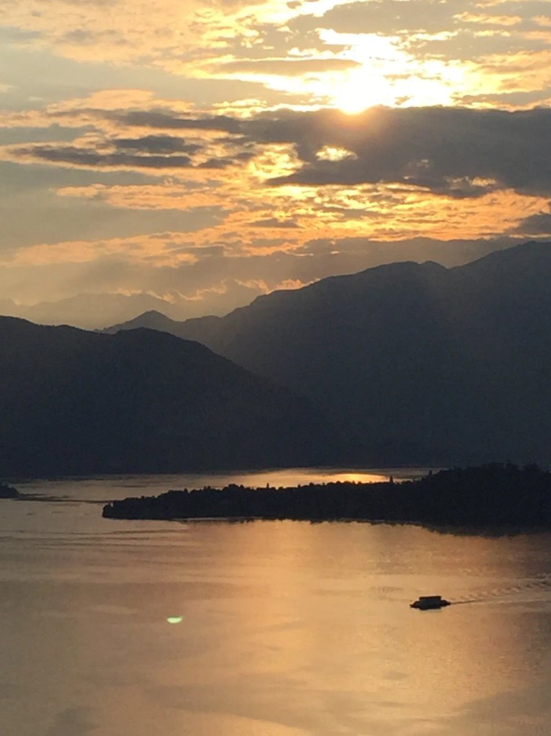 La Camera e il Lago